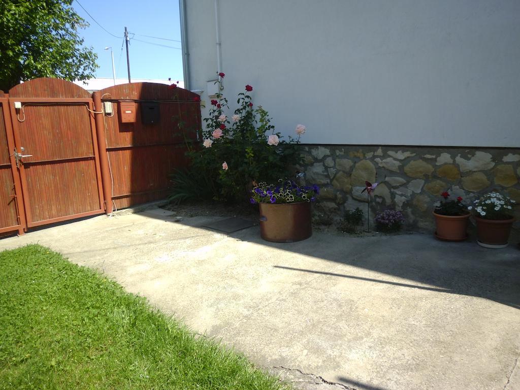 Budai Vam Apartmanhaz Pécs Eksteriør bilde